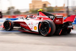 Oliver Rowland y Nissan se anotan la pole del sábado en el ePrix de Ad-Diriyah
