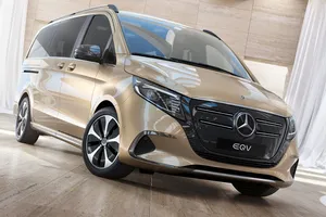 Todos los precios del nuevo Mercedes EQV 2024, la renovada furgoneta 100% eléctrica se pone a la venta en España