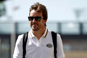 La verdad acerca de los sobres de dinero que Fernando Alonso daba a sus mecánicos en McLaren