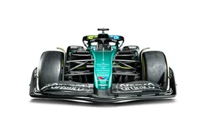 Las fotos y vídeos del Aston Martin AMR24 con el que Fernando Alonso competirá en la F1 de 2024