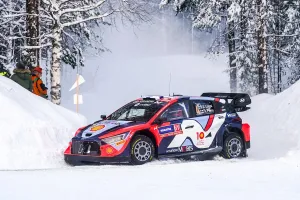 Esapekka Lappi se queda 'solo' en el Rally de Suecia tras el error de bulto de Takamoto Katsuta
