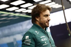 Fernando Alonso lleva años pidiendo a la FIA este cambio, pero le ignoran. El de Aston Martin no se rinde