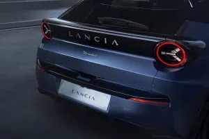 Lancia desvela los detalles que te enamorarán del nuevo Ypsilon y su edición limitada firmada por Cassina, el utilitario italiano se acerca