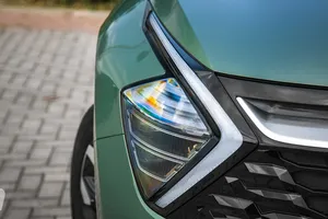 KIA responde al auge del Renault Austral con un SUV HEV 4x4 en oferta con más de 3.800 € ¡y 7 años de garantía!