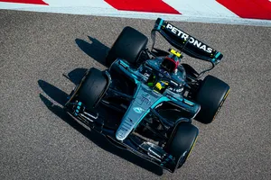 El plan de Mercedes para sustituir a Hamilton. La primera criba para Alonso, Sainz y el resto llegará tras Australia