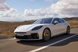 Porsche Panamera: precios para España y detalles de las tres nuevas versiones PHEV, con hasta 96 km de alcance eléctrico