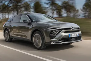 Citroën mejora la gama C5 X con las nuevas versiones ECO, la berlina francesa de aspecto SUV estrena la tecnología MHEV de 48 voltios