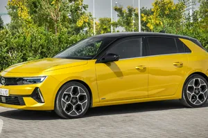 El Opel Astra con etiqueta ECO ya tiene precios en España, una excelente alternativa a los Hyundai i30 y SEAT León