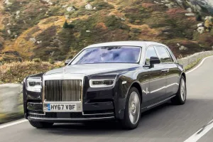 Rolls-Royce no tiene rival, así es el exclusivo curso que se estudia en la academia de la marca británica para enseñar a conducir con maestría