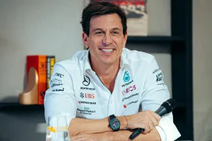 Toto Wolff da pistas sobre el reemplazo de Lewis Hamilton en Mercedes