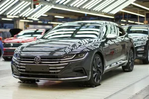 Volkswagen adapta su fábrica de Emden tras despedirse del Arteon, ¿podrá el Shooting Brake mantenerse firme hasta 2026?