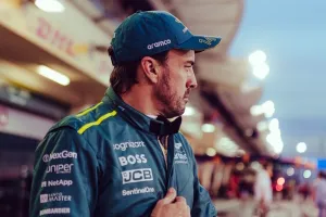 Fernando Alonso no cree que haya demasiados cambios de Baréin a Jeddah: «No espero ningún milagro»