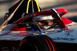 Oliver Rowland consigue la pole más deseada para Nissan en el ePrix de Tokio