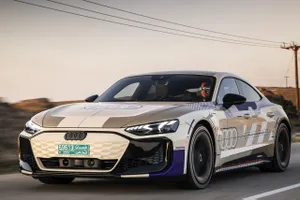 El Audi e-tron GT se renueva, la más lujosa berlina eléctrica de la marca revela una identidad más moderna y deportiva