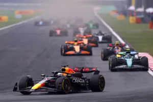 Max Verstappen vuelve a aplastar a sus rivales en un domingo complicado para los españoles