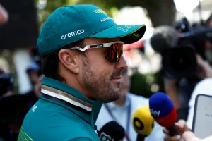 Fernando Alonso ve un cambio en Aston Martin: «Más acorde con un equipo de primer nivel»