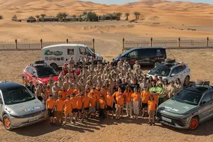 Hyundai celebra el 20 aniversario del «Desierto de los Niños» con el IONIQ 5 como líder de la caravana y numerosas acciones solidarias