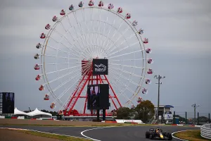 Max Verstappen no da tregua en Japón con Carlos Sainz tercero