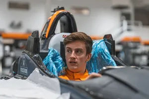 McLaren recluta a Théo Pourchaire como sustituto para su debut en Long Beach