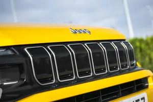 El Jeep más vendido en España está en oferta con más de 2.800 € de descuento y etiqueta ECO, un SUV que pone en apuros al Volkswagen T-Cross