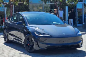 El nuevo Tesla Model 3 Ludicrous presumirá de una potencia descomunal, filtradas las especificaciones de un serio rival del Taycan más básico