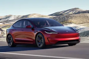 Tesla presenta el Model 3 más potente y dinámico, la versión Performance irrumpe con más de 460 CV y una gran autonomía