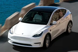 Tesla apuesta fuerte en España con una nueva versión del Model Y con 600 km de autonomía, una tabla de salvación en tiempos difíciles