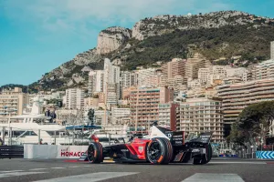 El alemán Pascal Wehrlein salva el liderato de la Fórmula E en un complejo ePrix de Mónaco