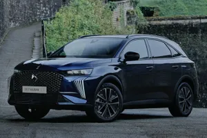 El DS 7 Vauban es un SUV PHEV para clientes selectos como tú, eficiencia, estilo y un nivel de seguridad que no te ofrecen sus rivales