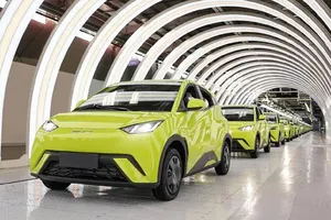 'Con todo y contra todos', los 10 mandamientos de los fabricantes chinos para arrasar en Europa con sus coches eléctricos