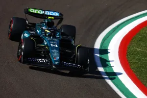 Fernando Alonso asume con entereza el calvario en Imola: «Va a ser duro»