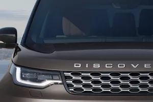 Novedades en el Land Rover Discovery 2025, el SUV británico apuesta por la eficiencia y el equipamiento con una gama más simple