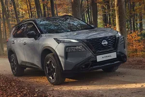 El nuevo Nissan X-Trail 2025 ya tiene precios en España, la gama del SUV híbrido se renueva y estrena la esperada versión Adventure