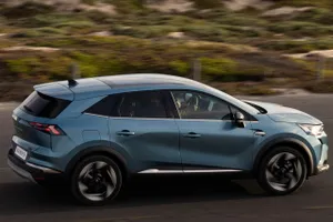 El nuevo Renault Symbioz se pone a la venta en Francia, los precios de este crossover con etiqueta ECO amenazan el reinado del Arkana