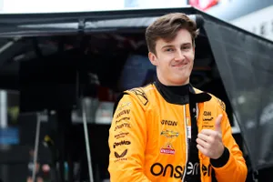 Théo Pourchaire se queda el tercer McLaren para el resto del año... salvo en la Indy 500