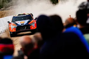 Thierry Neuville marca la pauta en el peculiar e inútil shakedown del Rally de Italia-Cerdeña