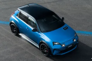 Alpine se estrena en los eléctricos, el nuevo A290 revive la leyenda del histórico Copa Turbo con casi 400 km de autonomía