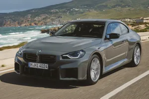 El BMW M2 2025 experimenta un salto cuántico y no sólo en equipamiento, el compacto recorta su distancia con el M4