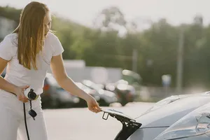 Este estudio revela cómo afecta el calor a los coches eléctricos y cuánta autonomía pierden dependiendo de la temperatura