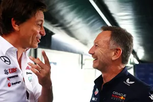 Christian Horner ofrece a Jos Verstappen a Mercedes