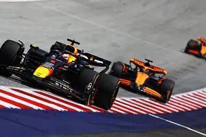 Max Verstappen frena los envites papayas y gana su novena carrera al Sprint, con los españoles muy lejos
