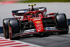 Carlos Sainz aspira a todo en Montmeló tras un viernes esperanzador