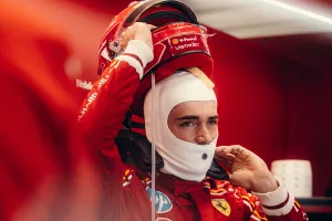 ¿Guerra en Ferrari? Charles Leclerc reprocha a Carlos Sainz su acción al inicio de carrera: «Era innecesaria»