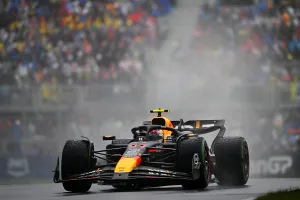 La FIA sanciona a Sergio Pérez y Red Bull por devolver el coche a boxes con daños