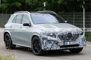 La primera mula del nuevo Mercedes-AMG GLE 53 2026 ya ha sido cazada en fotos espía, un SUV de lujo y PHEV que será más potente y radical