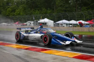 Pole sorpresa de Linus Lundqvist sobre mojado en Road America; Palou saldrá séptimo