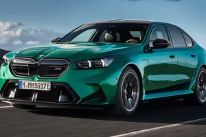 El primer BMW M5 híbrido enchufable de la historia ya tiene precio, el sedán PHEV con 727 CV y etiqueta CERO irrumpe en España