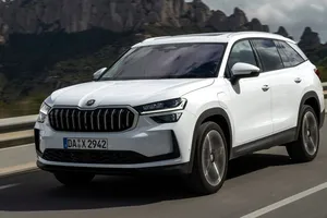 Más de 100 km de autonomía eléctrica y 204 CV, el nuevo Skoda Kodiaq híbrido enchufable ya tiene precios en España