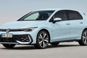 A por el CUPRA León, el nuevo Volkswagen Golf GTE ya tiene precio en España y presume de potencia y de autonomía eléctrica