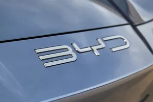 BYD tiene un plan con nuevas marcas, más tecnología PHEV y una segunda fábrica en Europa para esquivar los aranceles